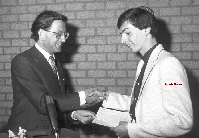 1979-1980-28-mei-opening-diploma-02-met naam