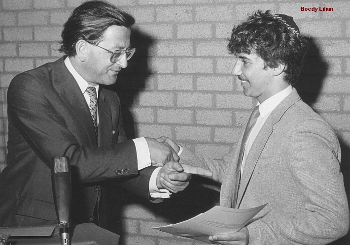 1979-1980-28-mei-opening-diploma-07-met naam