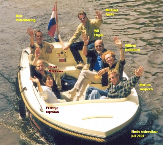 1999-2000-juli-docenten-boot-01-met namen