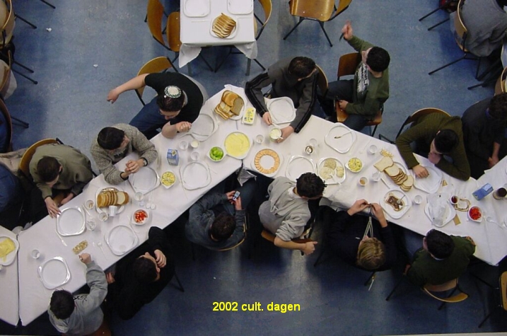 2001-2002-feb-cult.dagen-ontbijt-02